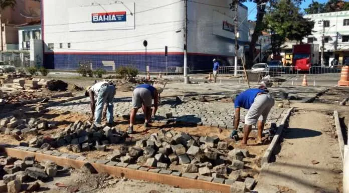 Reparos nas pistas estão sendo realizados em locais críticos, na região central do município