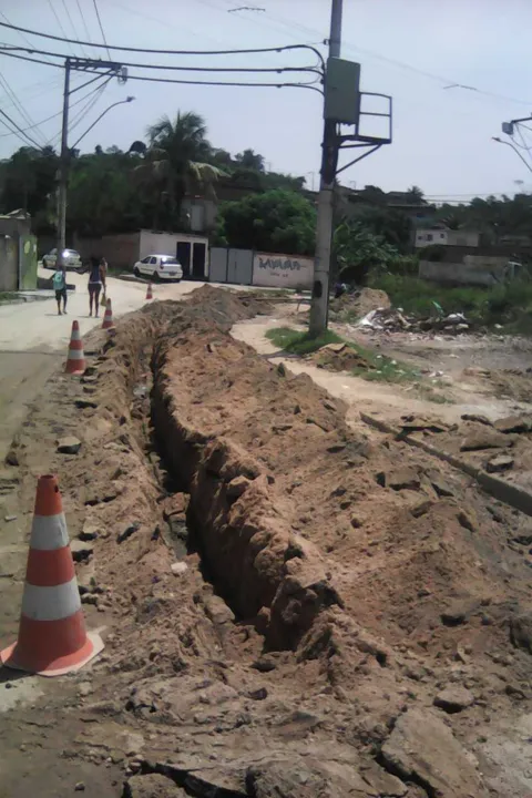 Moradores precisam gastar até R$ 200 para terem a água