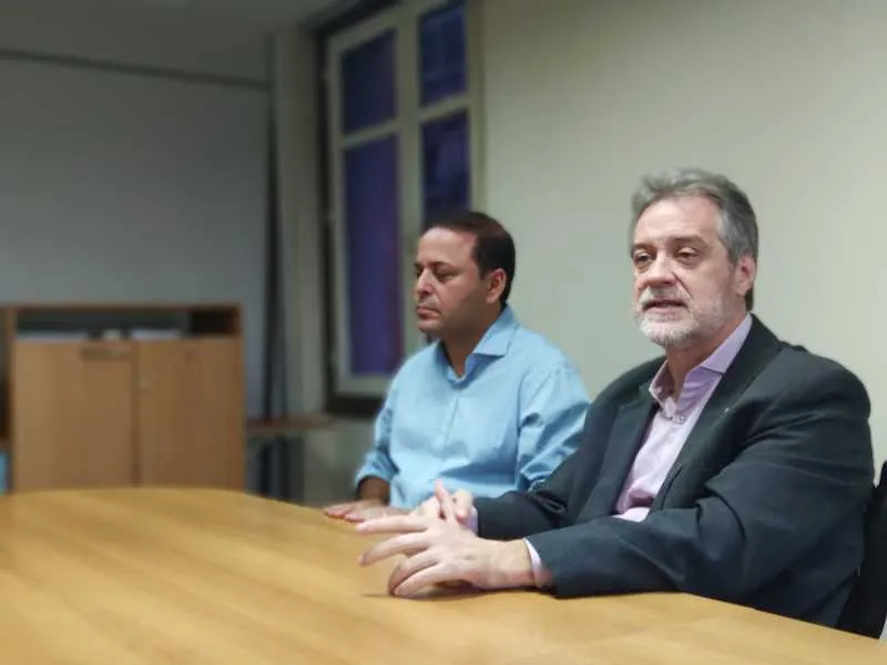 O prefeito Rodrigo Neves e o reitor da UFF, Antonio Claudio Lucas da Nóbrega, anunciaram a restauração