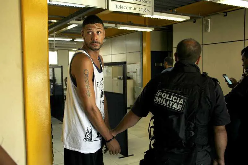 Contra Botafogo havia quatro mandados de prisão em aberto 