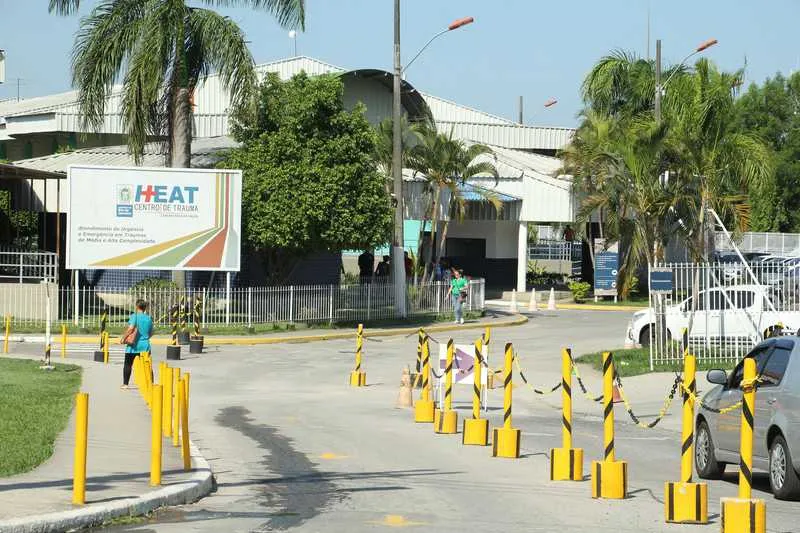 Menina foi levada para o Hospital Estadual Alberto Torres 