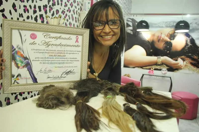 Patrícia pede às suas clientes para doar os cabelos cortados