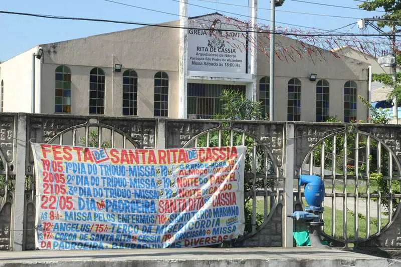 Festividades começaram sábado e terminam amanhã, dia da Santa
