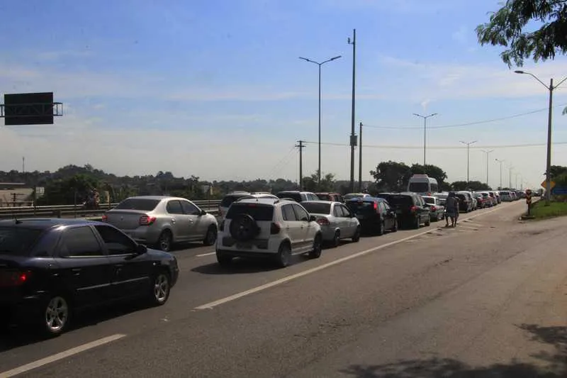 Imagem ilustrativa da imagem Troca de tiros na saída do feriado deixa um morto na BR-101