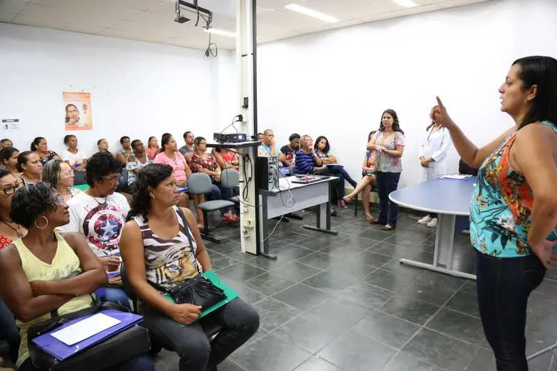 Funcionários  estão recebendo atualizações sobre a doença