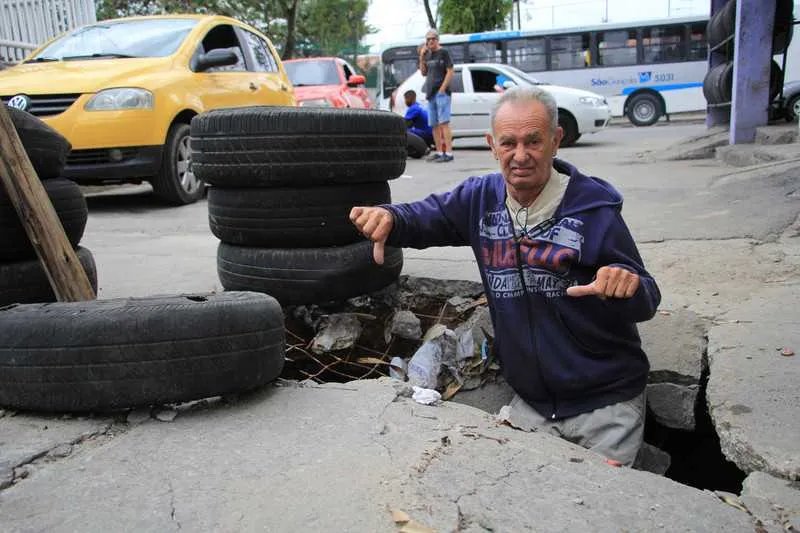  Pneus estão servindo de ‘sinalização’ para evitar acidentes