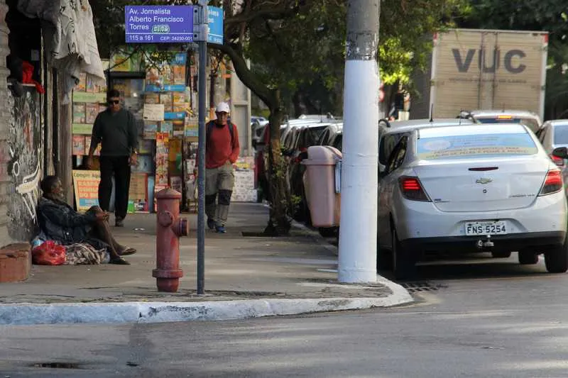  Na Rua Álvares de Azevedo não há qualquer ação da GM 