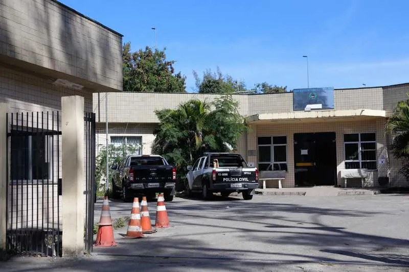 >>> O corpo só foi removido na tarde de ontem para o IML 