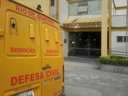 Os corpos foram encaminhados para o Instituto Médico Legal (IML) de Macaé.