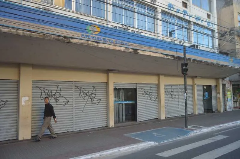 O aposentado morreu enquanto aguardava atendimento