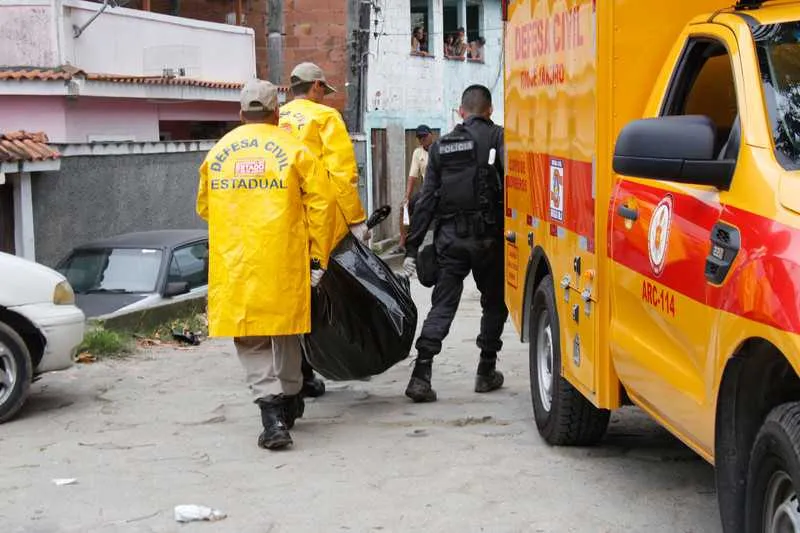 O acusado não resistiu aos ferimentos e morreu no local