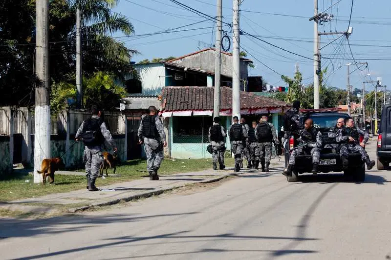 Os quatro homens foram socorridos