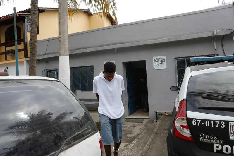 Na mesma ação, os policiais prenderam Luiz Filippi Manhães de Oliveira Siqueira, o Filipinho, 24 anos
