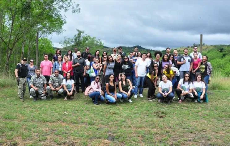 Imagem ilustrativa da imagem Universitários realizam visita ao Parque Municipal Paleontológico de São José