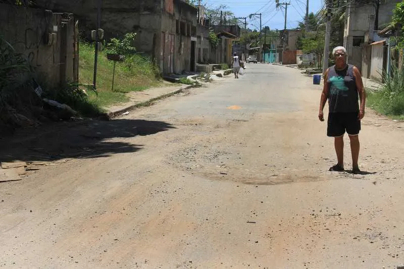 Segundo moradores, Prefeitura apenas tapou um buraco