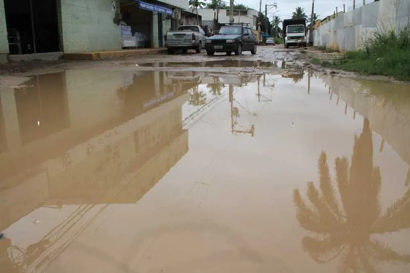 >> Pedestres e moradores sofrem na Rua Presidente Truman