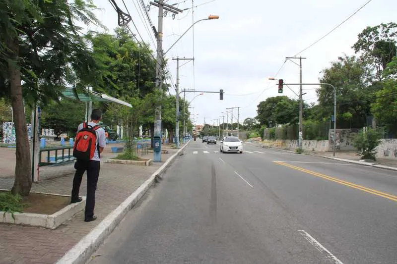 >> Na tarde do último domingo, a Rua Francisco Portela ficou vazia, sem o tradicional ensaio  