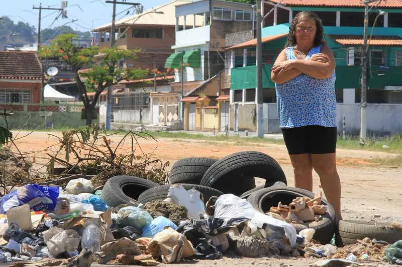  Moradora do bairro Rosane se preocupa com acúmulo de lixo
