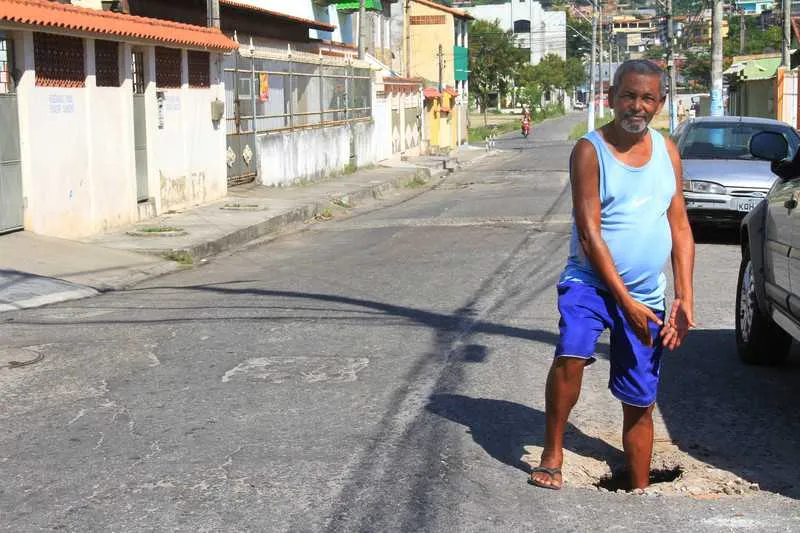  Segundo moradores, água começou a vazar após reparo