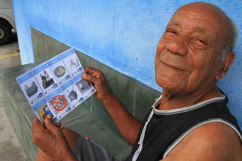 
>> Estima-se que 12% dos moradores da cidade sejam idosos