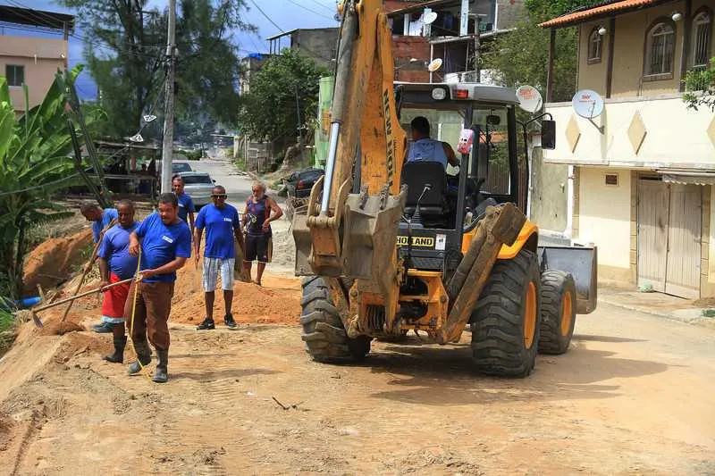 São Gonçalo Faz Por Voce Prefeitura refaz rua no Colubande