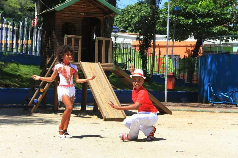 Iasmim e Gustavo serão coroados na escola Folia da Viradouro