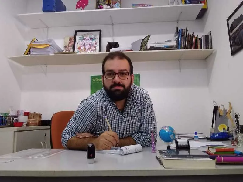 O professor e escritor niteroiense vai abordar o tema da literatura para os profissionais de educação