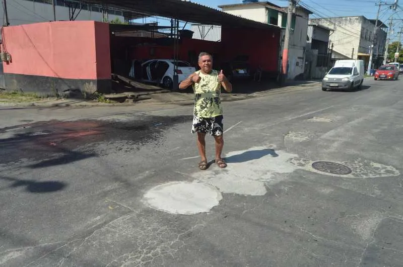 Apos a publicação em O São Gonçalo, a Prefeitura local refez tampa mas de uma vez,sendo a última no dia 29 de dezembro