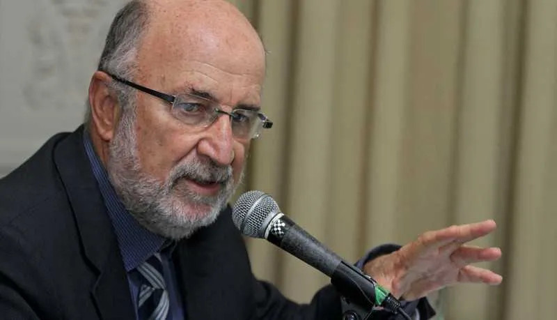 Líder do Governo na Assembleia, deputado Luiz Paulo defendeu projeção da dívida do Estado