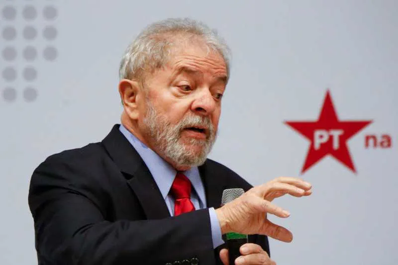  
PT entra com petição para Lula