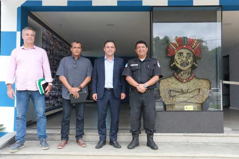 Imagem ilustrativa da imagem Prefeito Rodrigo Neves se reúne com comandante da PM de Niterói