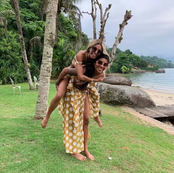 Funkeira assumiu namoro com sua bailarina nesta segunda