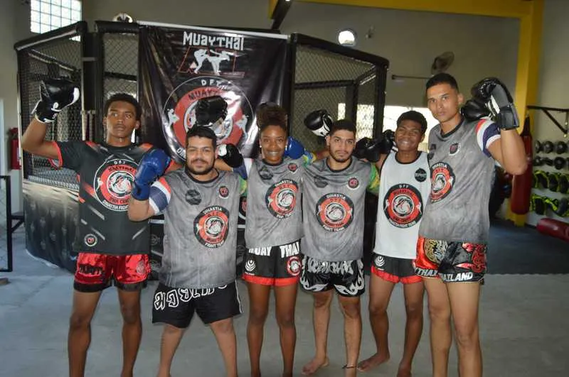 >> Sete lutadores de Muay Thai, que representam a “Dinastia Fight Team”, de Neves, foram convocados