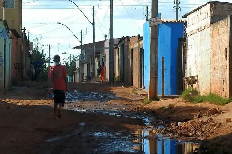  Estudo mostra que crianças e adolescentes estão privados de um ou mais direitos no País