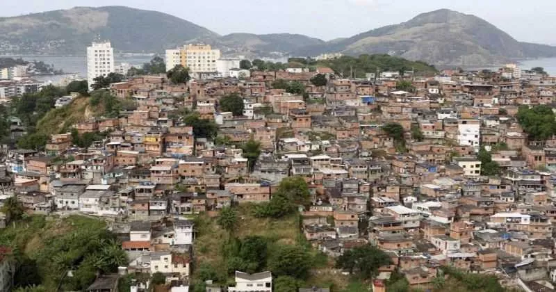 Traficante foi socorrido pelos próprios comparsas