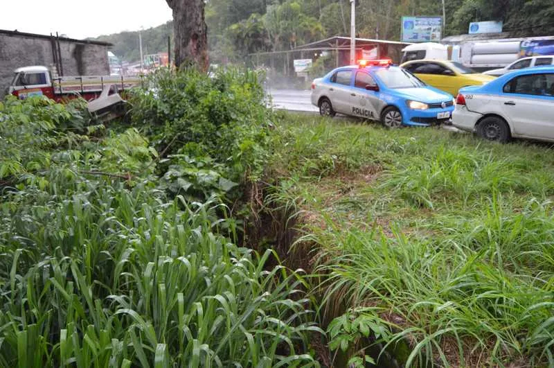 >> Vítima estava dentro de um valão na rodovia Amaral Peixoto