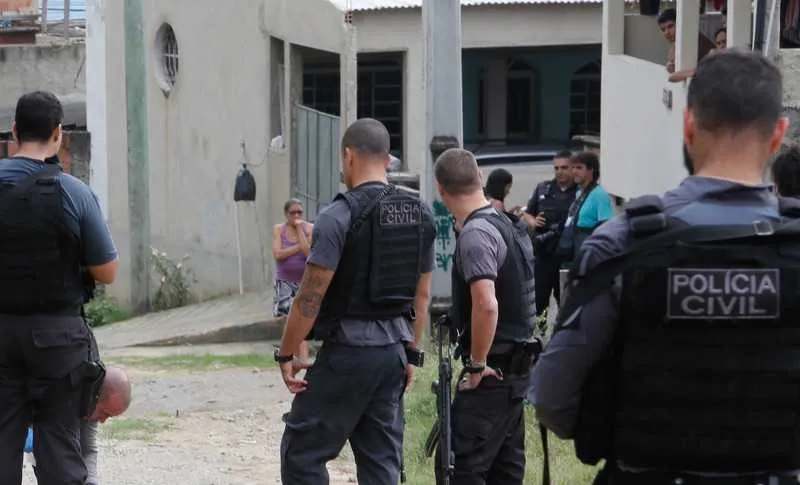 Equipe da Divisão de Homicídios periciou corpo no Jóquei