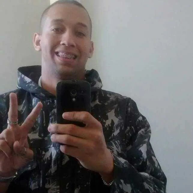  Vítima foi surpreendida pelos criminosos, que chegaram atirando 