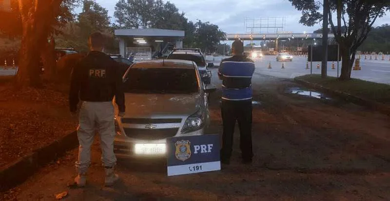 Imagem ilustrativa da imagem Motorista é preso pela PRF com carro clonado em Magé