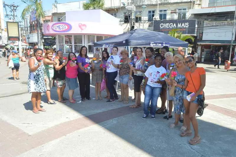 Movimento de Mulheres em São Gonçalo reuniu muitas pessoas na Praça Luiz Palmier, em Zé Garoto