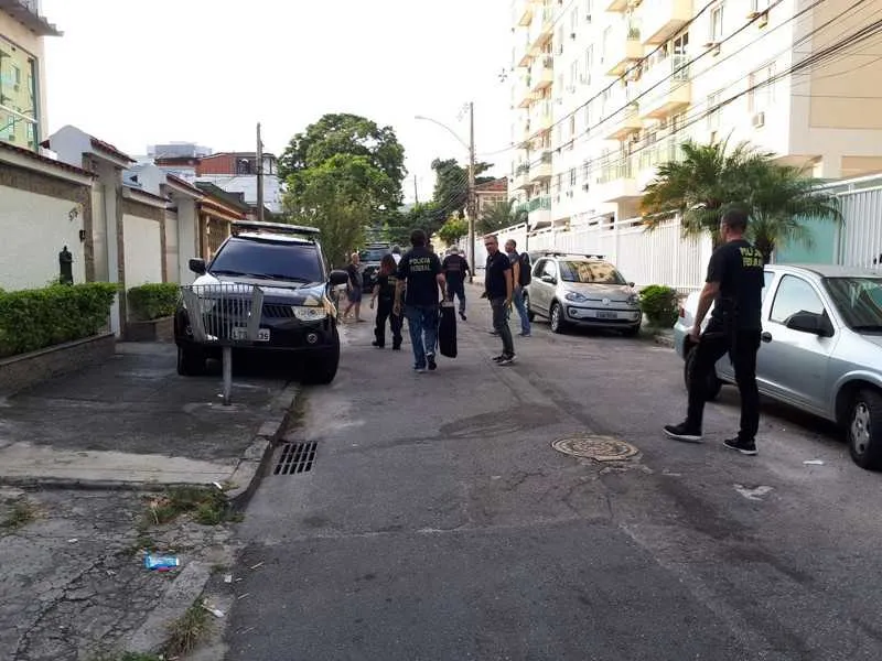 Cerca de 300 policiais federais cumpriram os mandados 