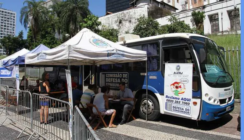 Imagem ilustrativa da imagem Ônibus da Alerj atende consumidores em São Gonçalo