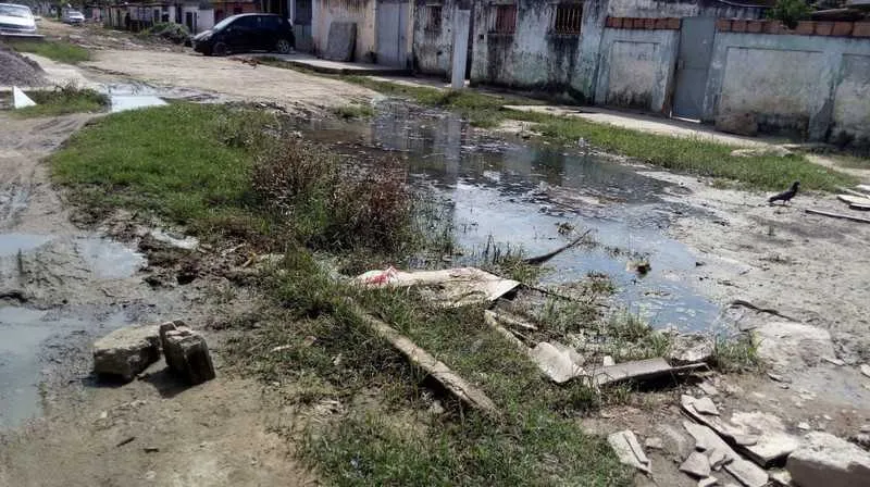 Além do prejuízo trazido após fortes chuvas, bairro sofre com vazamentos e falta de infraestrutura