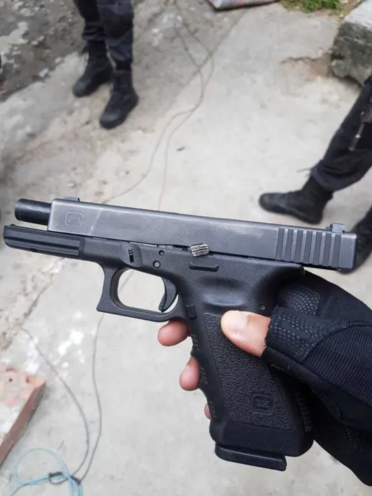 Policiais levaram os jovens e as apreensões para a delegacia