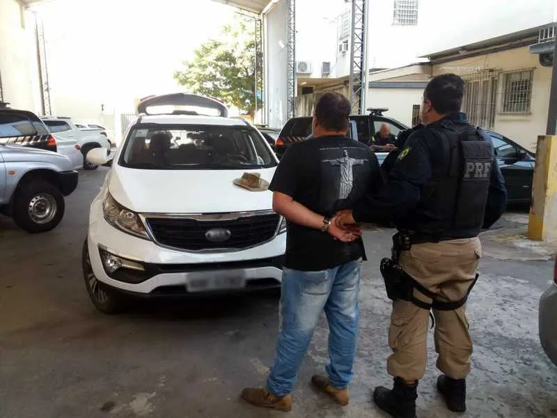 Imagem ilustrativa da imagem PRF prense suspeito de receptação que teria trocado vacas por carro roubado