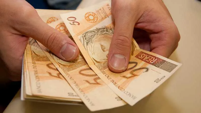 Na última sexta-feira, o Estado antecipou o pagamento dos salários de abril para 57% do funcionalismo