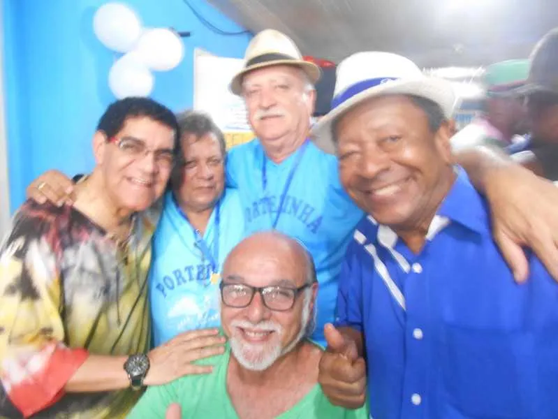 Amanhã, a partir de 12h, tem Carnaval na Portelinha, na Rua Maurício de Abreu, 938, em Neves, São Gonçalo. Sambas enredo e marchinhas vão embalar a tarde no local, que é um dos mais tradicionais pontos de compositores. Nomes ‘de peso’ do mundo do samba, como Noca da Portela, Paulinho Resende, Paulo César Feital, Dadinho, Laudelino Siqueira, e os integrantes do Grupo “Puxa que é Badejo” são frequentadores e estão sendo aguardados. Imperdível!