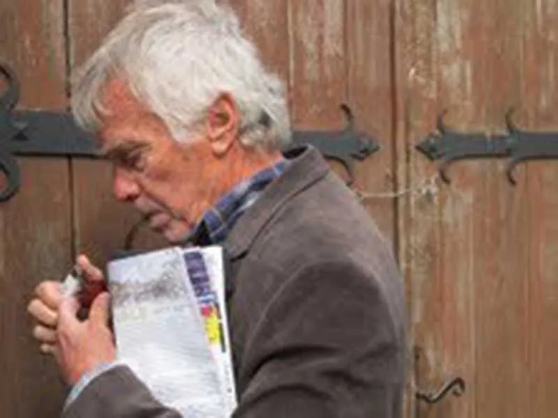 Compositor e advogado, Paullo Valle também trabalhou na aviação comercial e relembra trajetória 