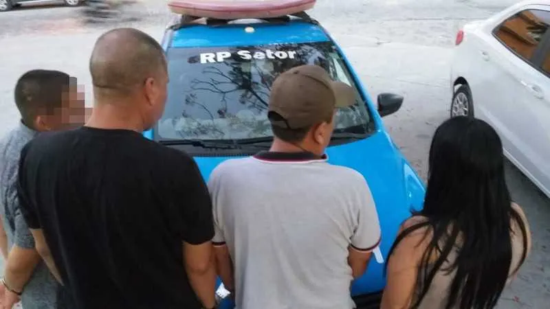 Peruanos foram presos com a bolsa da vítima