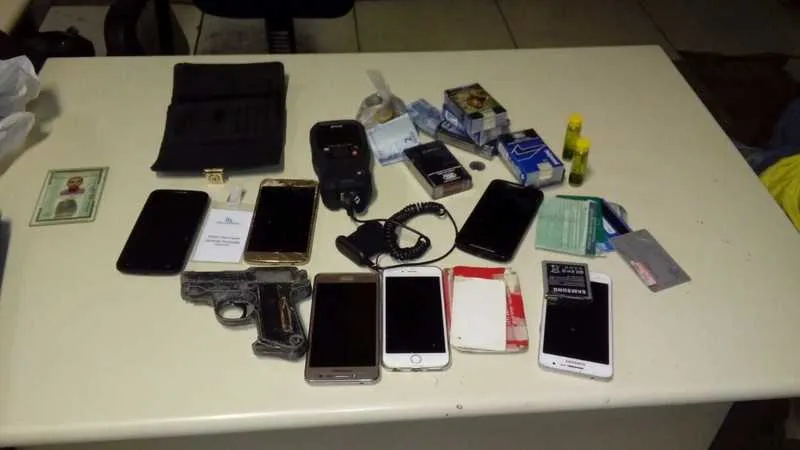 Policiais do 7ºBPM prenderam dois homens no bairro de Neves